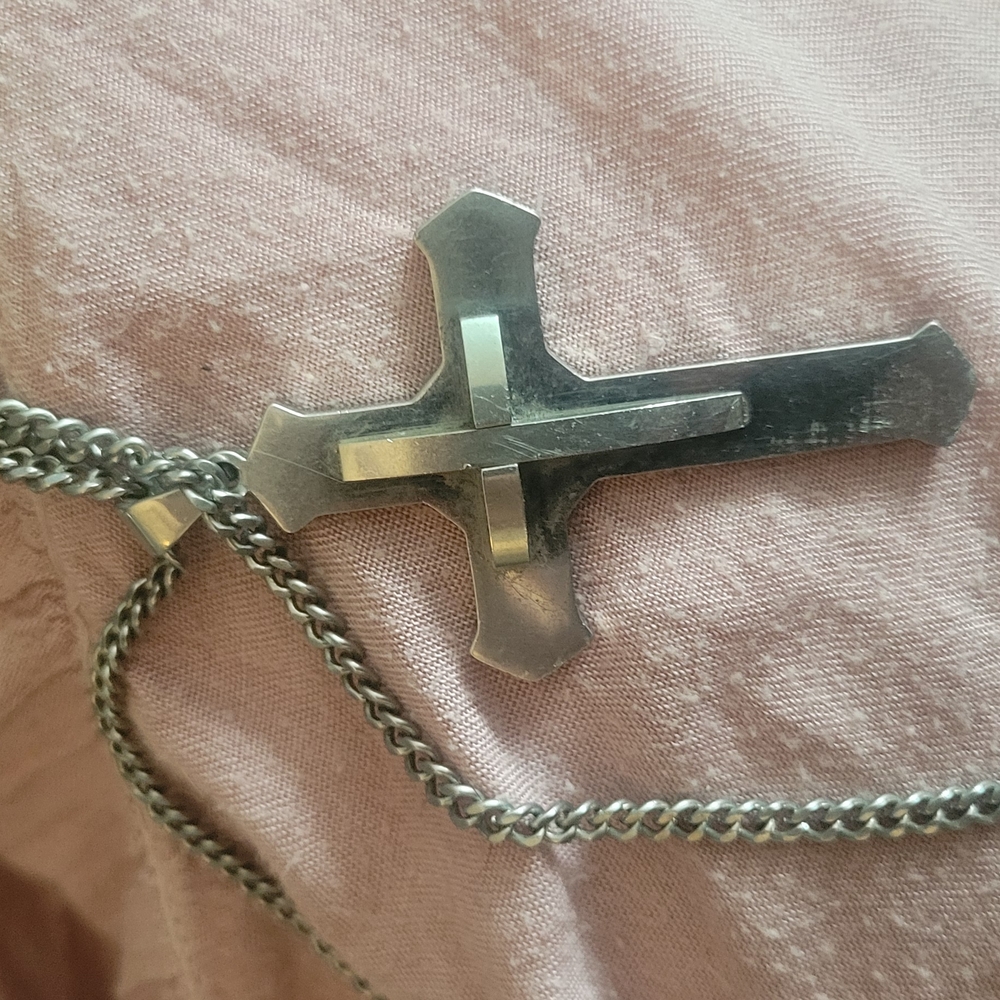Stylish Silver Cross Pendant Jewelry Necklace